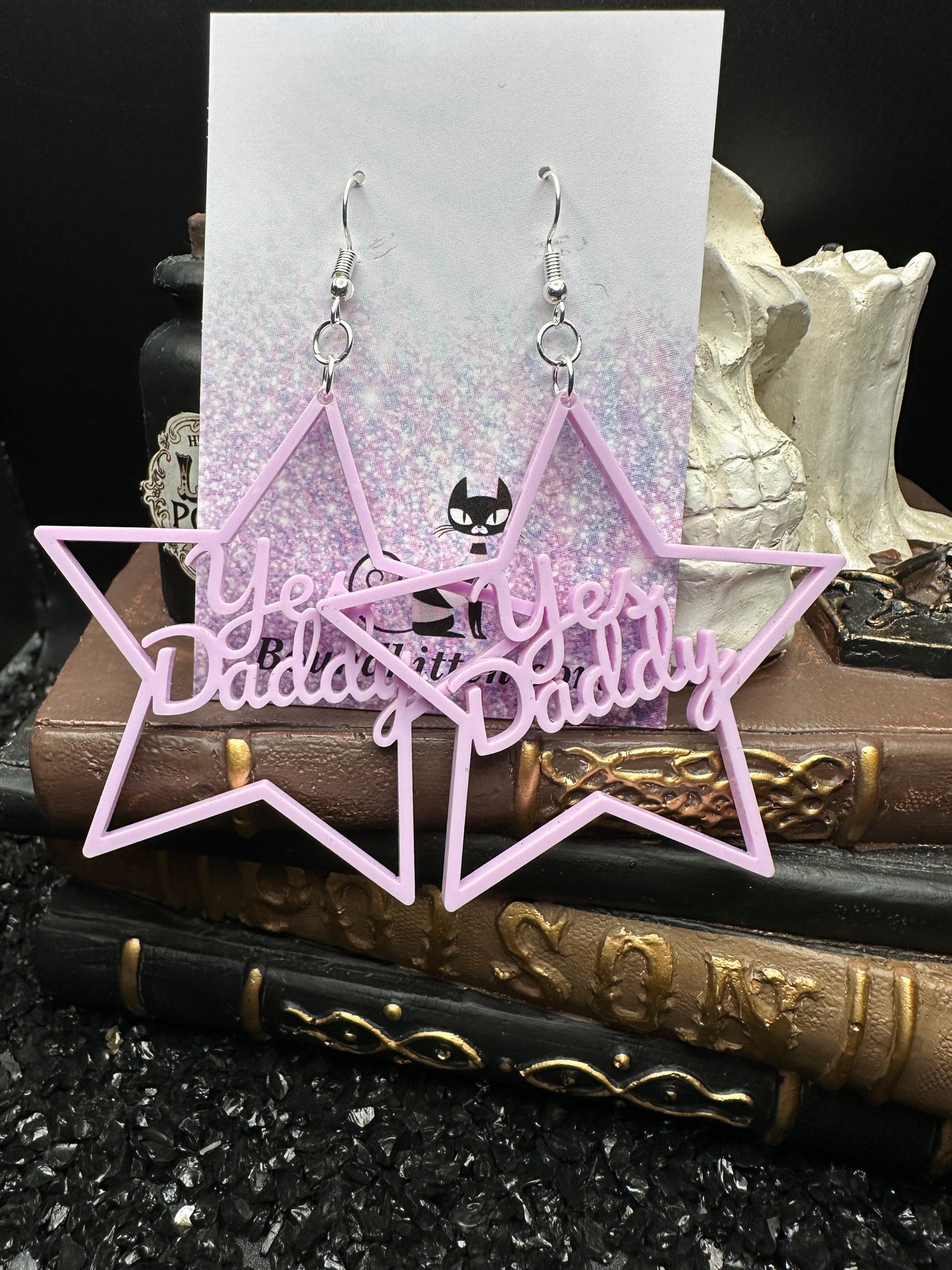 Boucles d'oreilles BDSM Yes Daddy, acrylique violet