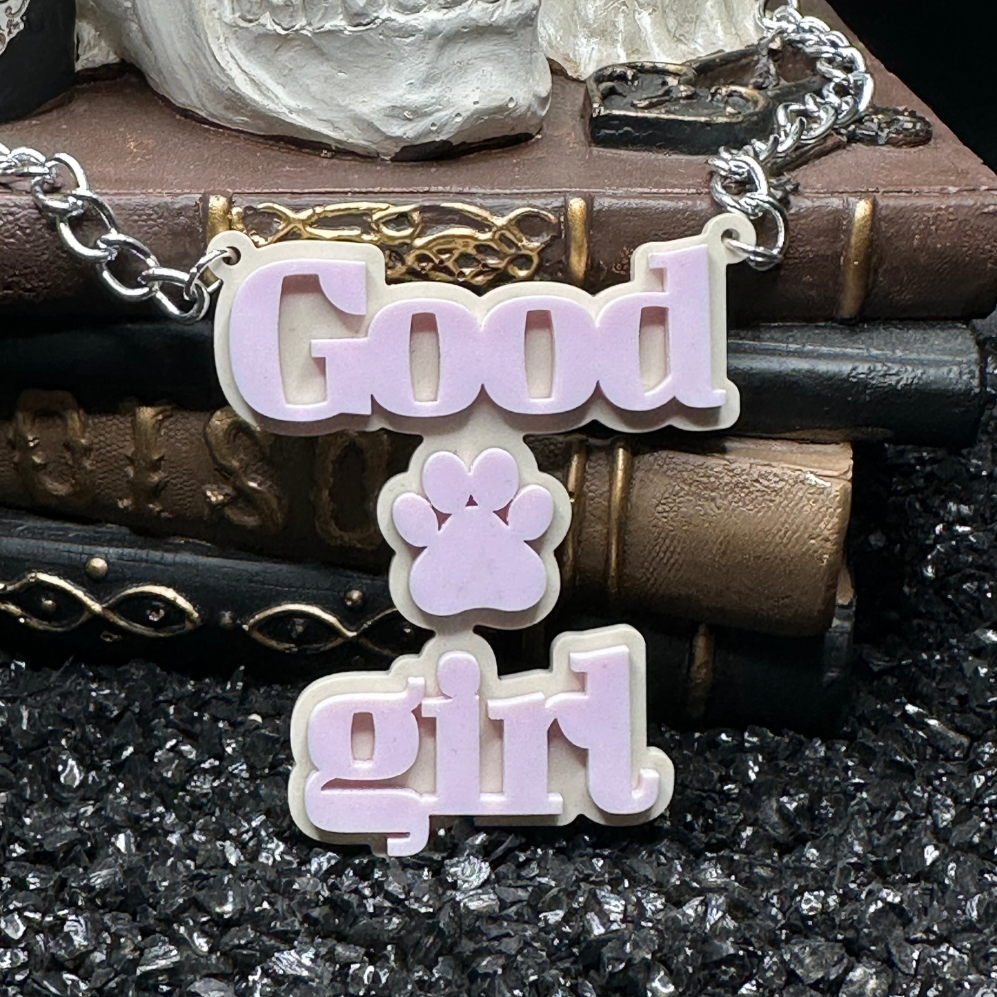 Collier bébé en acrylique rose avec motif chiot Good Girl