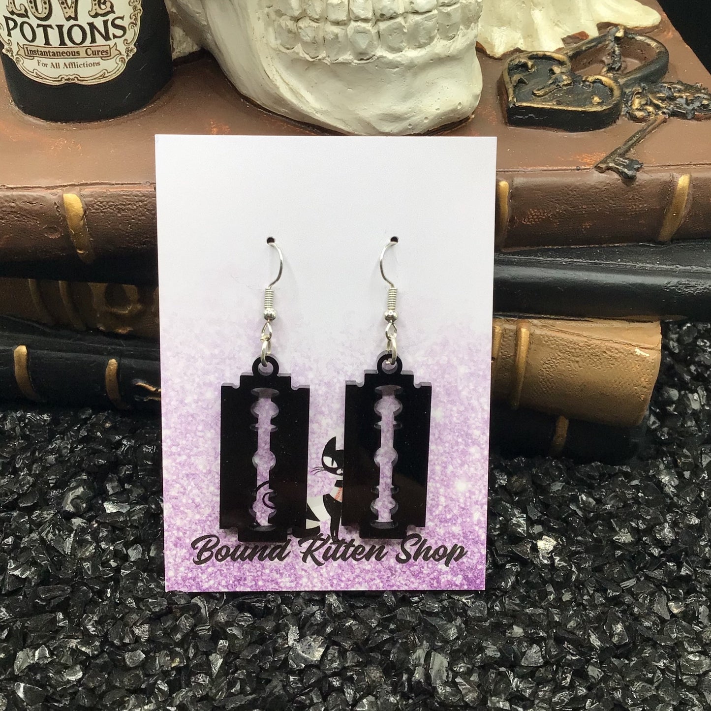 Boucles d'oreilles Lame de rasoir, acrylique noir