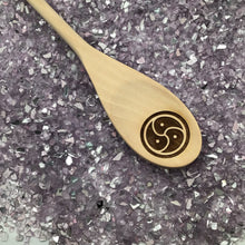 Carica l&#39;immagine nel visualizzatore di Gallery, BDSM Triskelion Engraved Wood Spoon, 12 inch length
